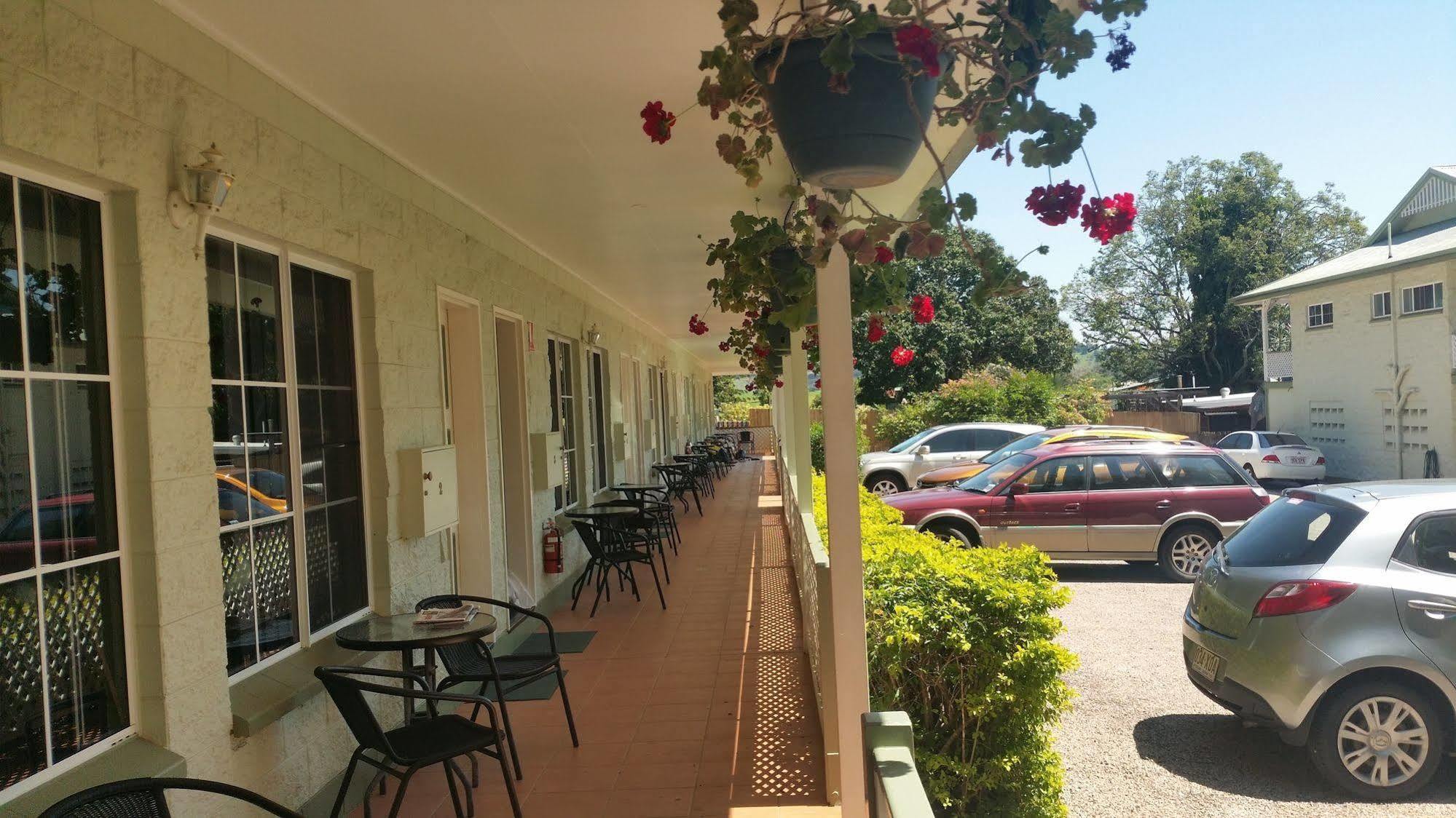 Yungaburra Park Motel Eksteriør billede