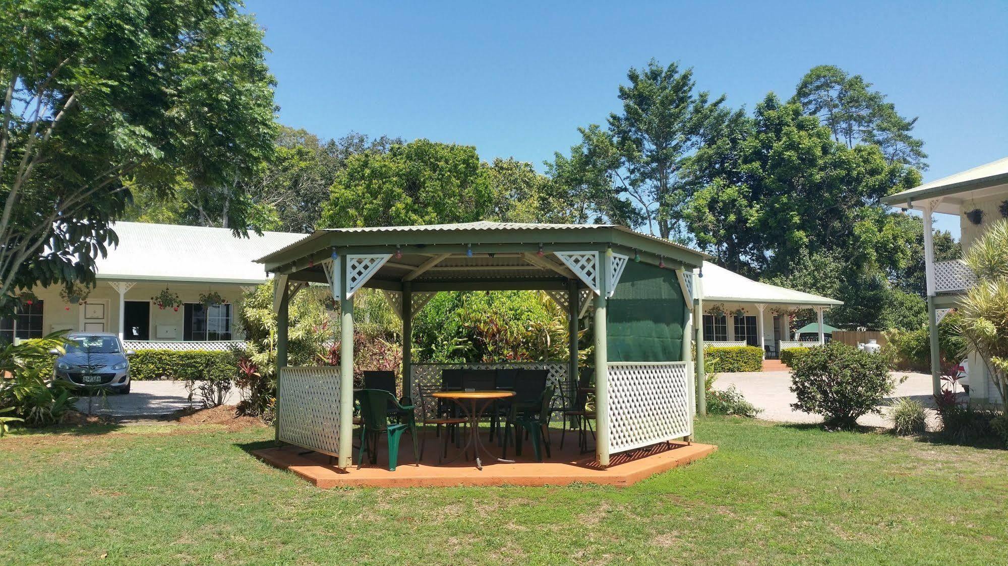 Yungaburra Park Motel Eksteriør billede